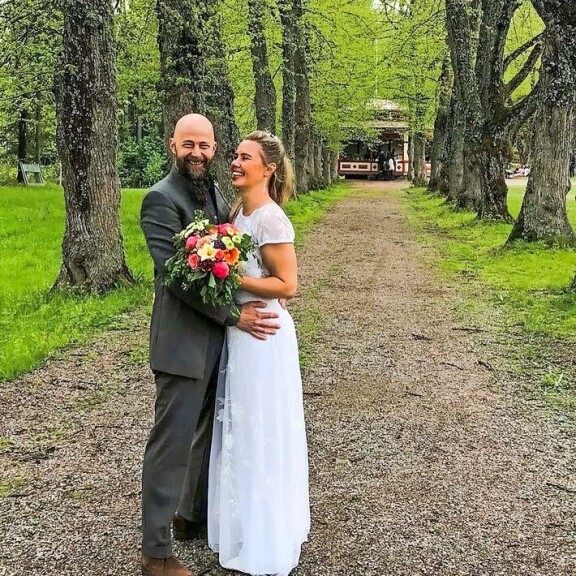 Teron ja Sanna-vaimon rakkaustarina sai kauniin sinetin viime viikonloppuna. Teron ja Sanna-vaimon rakkaustarina sai kauniin sinetin viime viikonloppuna.