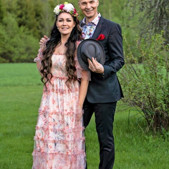Tangokuningas Marko Maunuksela oli yksi Saijan synttärien yllätysesiintyjistä. Tangokuningas Marko Maunuksela oli yksi Saijan synttärien yllätysesiintyjistä.
