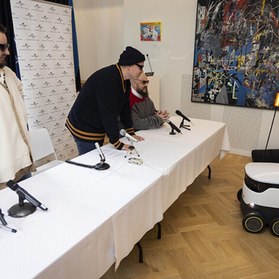 Onko kuvassa neljäs Teflon-jäsen? Tefarit2