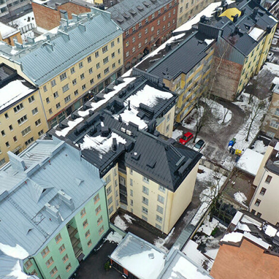 Sara Siepin 80 neliön kattohuoneisto sijaitsee Helsingin kantakaupungissa. Sara Sieppi