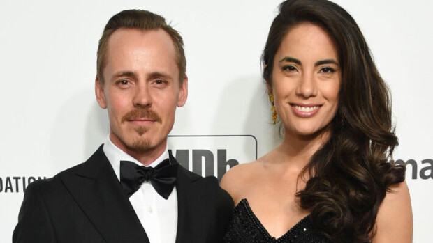 'Ensimmäinen perheloma' - Jasper Pääkkösen Alexandra-rakas upeassa imetyskuvassa Malediiveilla Jasper Pääkkönen ja Alexandra Escat