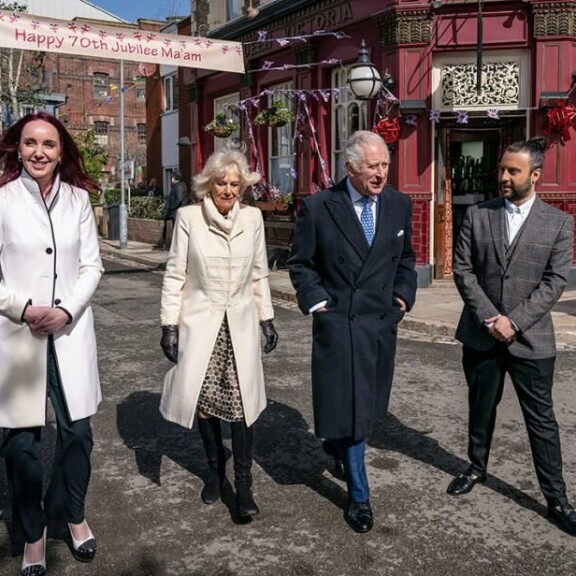 Charles ja Camilla debytoivat tv-tähtinä tänä keväänä. Prinssi Charles ja Cornwallin herttuatar Camilla
