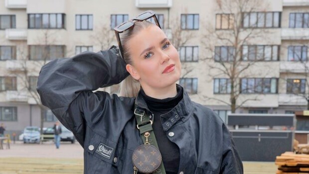 Salkkarit-kaunotar Vivi Wahlström liikkuu taviksena kotikulmillaan: Unohdan työni olevan julkista Vivi Wahlström