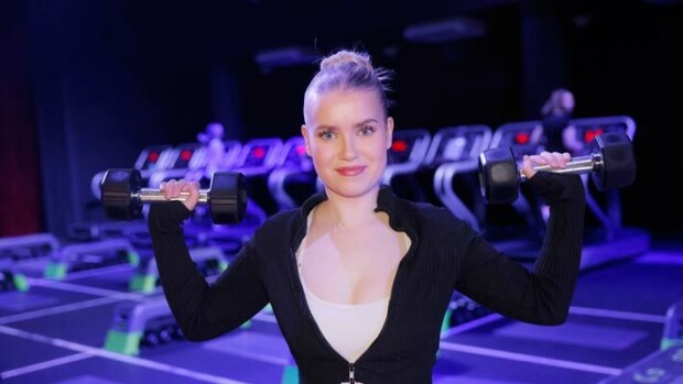 Hikivideo ja jumppakuvat julki! Salkkarit-tähti Vivi Wahlström, 20, esittelee trendikkään lempiharrastuksensa – ”Välillä motivaatio hukassa” Vivi Wahlström