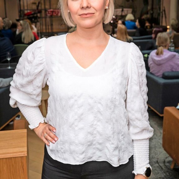 Kirsi Ståhlberg unohti Salatut elämät -roolinsa – tältä kaunotar näyttää nyt Kirsi Ståhlberg