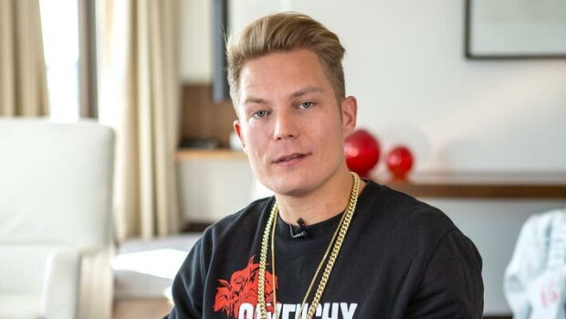 Cheek törttöili liikenteessä – uskomaton tuuri pelasti ex-räppärin Cheek