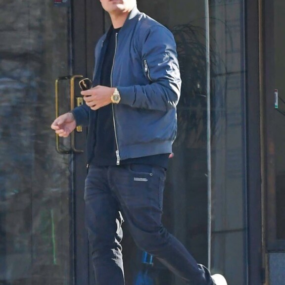 Seiskan paparazzi bongasi räppärin Helsingin keskustasta. Seiskan paparazzi bongasi räppärin Helsingin keskustasta.