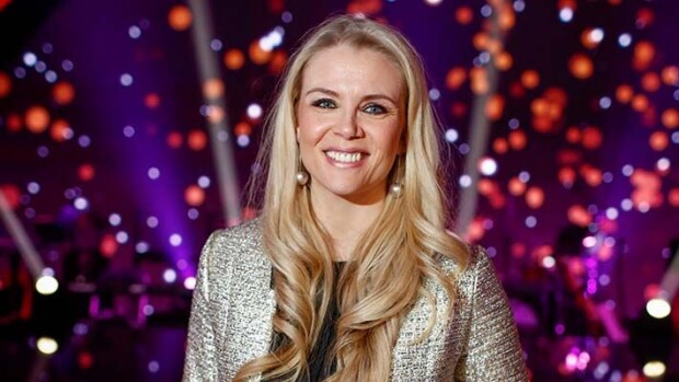 Mikä vedätys! Susanna Laineen kanssa poseeraava mies on kuin ilmetty Petri Nygård - mutta eipäs olekaan susanna laine