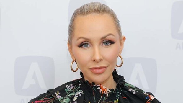 Sointu Borg lyttää rikkaan miehen siivellä elävät naiset - väkevä kannanotto kerää kehuja: 'Päädyt hävikkiin tai ale-koriin' sointu borg