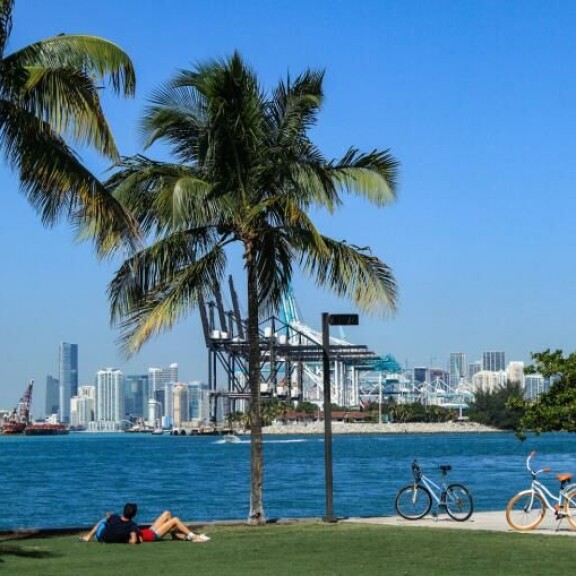 Florida eli Sunshine State ei ole pöllömpi paikka pelata NHL-jääkiekkoa. Itse asiassa parempaa paikkaa ei olekaan Olli Jokisen mielestä. Florida ei ole pöllömpi paikka pelata NHL-jääkiekkoa. Olli Jokisen mielestä Sunshine Statea parempaa paikkaa ei olekaan.