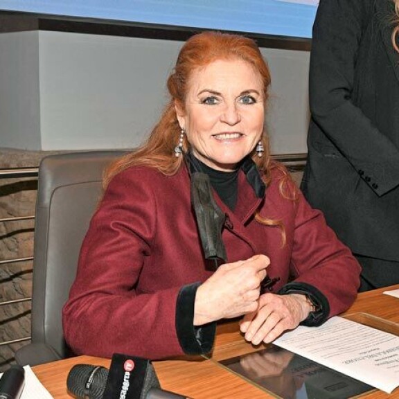 Kohuherttuatar Sarah Ferguson ahkeroi pitkän kirjasarjan Sarah