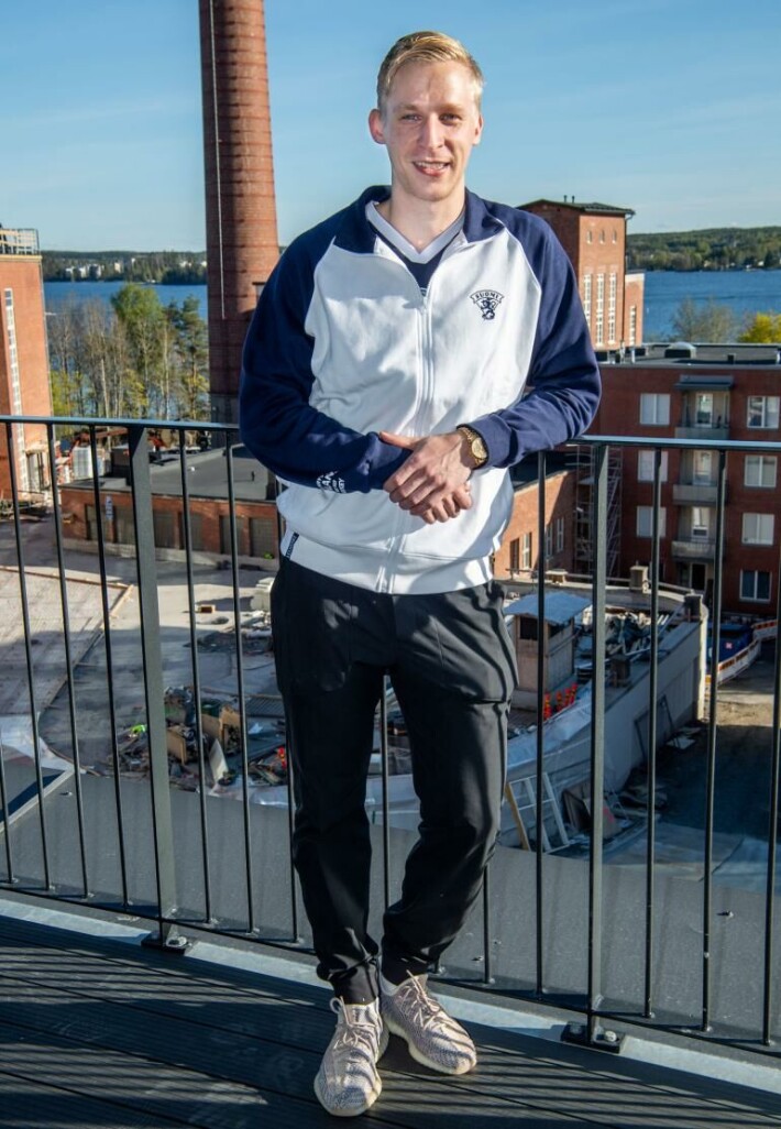 Esa Lindell, 27, asuu Texasissa Dallasin miljoonakaupungissa. Tällä hetkellä mies nauttii Tampereella keväisen kotimaan MM-kiekkohuumasta. Esa Lindell, 27, asuu Texasissa Dallasin miljoonakaupungissa. Tällä hetkellä mies nauttii Tampereella keväisen kotimaan MM-kiekkohuumasta.
