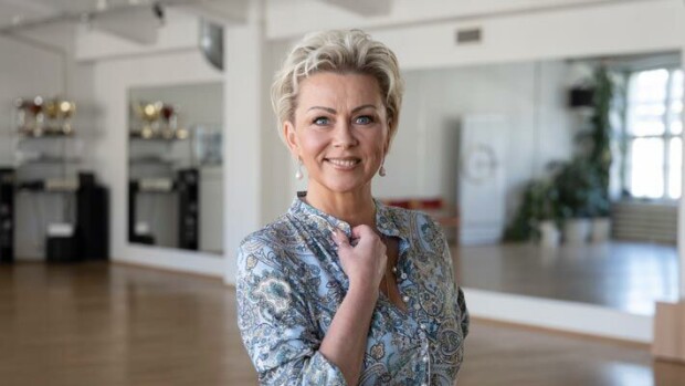 Hampaaton pappa yllätti Helena Ahti-Hallbergin – TTK-tuomari lavatanssimuistostaan: Vei kuin unelma Helena Ahti-Hallberg