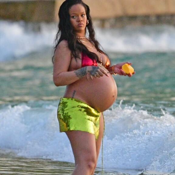 Rihannan vauva syntyi liki viikko sitten. Rihanna