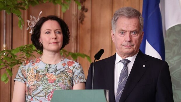 Jenni Haukio sai ilkeän haavan – paljastava kuva valtiovierailun kulisseista Jenni Haukio ja Sauli Niinistö