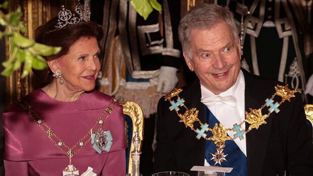 Vastaisku jäykkyydelle! Sauli Niinistö nauratti valtiopäivillä - presidentti varasti huomion Norjan kansallispäivältä Sauli Niinistö