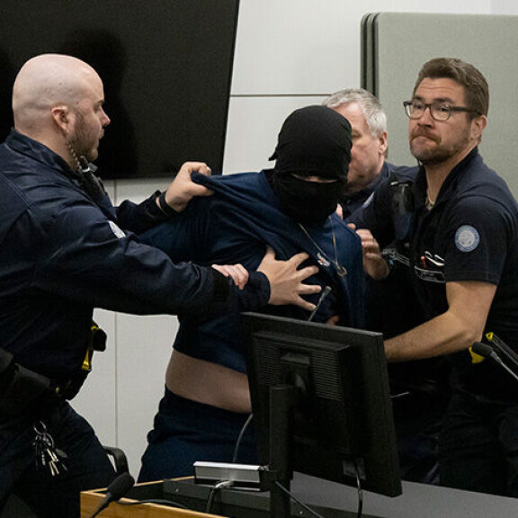 Pienen painin jälkeen Pyynönen saatiin niputettua. Perttu Pyynönen