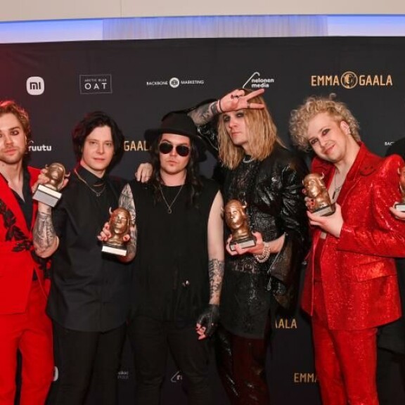 'Koomat on kohtaloni', kuten edustuskappale Dark Siden suomennos viisufinaalissa kertoi. Blind Channel lähti Emma-voittojen jälkeen juhlimaan, ja seuraavana päivänä Saksaan. Blind Channel