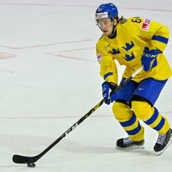 Olli Jokinen näkisi mielellään Tampereen Nokia-areenassa MM-unelmafinaalin Suomi – Ruotsi. Olli Jokinen näkisi mielellään Tampereen Nokia-areenassa MM-unelmafinaalin Suomi - Ruotsi.