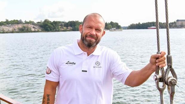 Jere Karalahti hempeilee somessa - tunteikas päivitys omasta pojasta: 'Jatkaa mun perintöä' jere karalahti