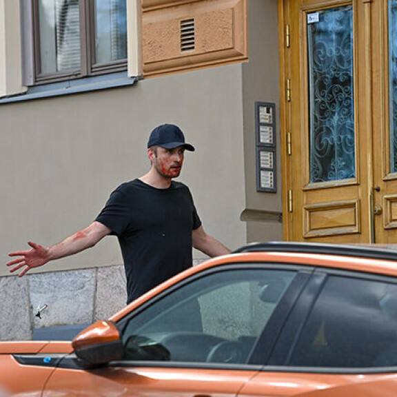 Poliisit käskyttivät Stefua pysähtymään. Antautunut kohuliikemies pudotti samalla avaimensa. Stefan Therman