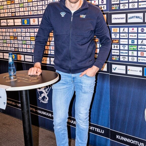 Jukka Jaloselle NHL-pesti? Leijonavalmentajalta vaatimaton vastaus Marko Anttila