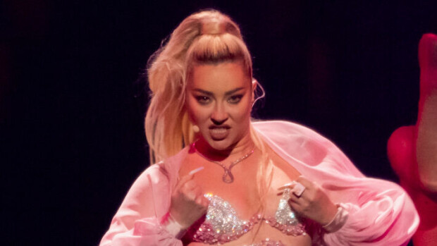 Rohkeampi kuin Madonna? Näin vetelee Albanian euroviisuedustaja - kuvat Ronela Hajati