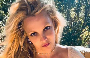 Britney Spears poseeraa jälleen somessa täysin alasti - katso kuvat ennen kuin ne poistetaan!