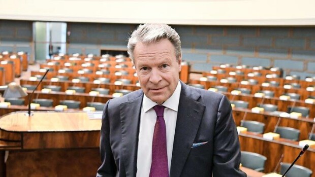 Ilkka Kanervan toive toteutui – tässä on kansanedustajan viimeinen leposija Ilkka Kanerva