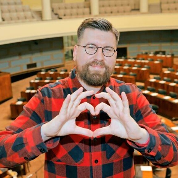 Sebastian arvostaa äitiään entistä enemmän. – Samalla lähetän terveisiä kaikille Suomen äideille. Teette uskomattoman hienoa työtä. Sebastian arvostaa äitiään entistä enemmän. – Samalla lähetän terveisiä kaikille Suomen äideille. Teette uskomattoman hienoa työtä.