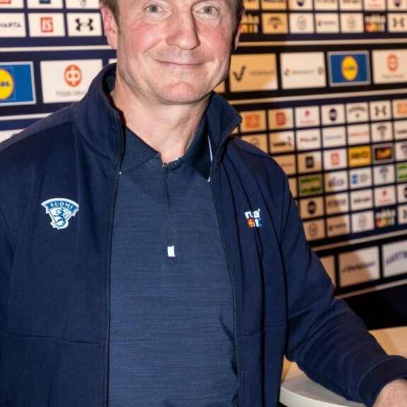 Jere Lehtinen on vielä tällä viikolla yhteyksissä Patrik Laineeseen, jota odotetaan Leijoniin kuin kuuta nousevaa. – No tietysti, mutta terveystilanne on se ykkösjuttu, Jere toppuuttelee. Jere Lehtinen on vielä tällä viikolla yhteyksissä Patrik Laineeseen, jota odotetaan Leijoniin kuin kuuta nousevaa. – No tietysti, mutta terveystilanne on se ykkösjuttu, Jere toppuuttelee.