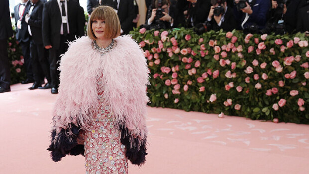 Tiesitkö? Näitä sääntöjä julkkisten on noudatettava Met-gaalassa: selfiet ja sipulinsyönti kielletty! Anna Wintour