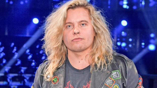 Tuliko nälkä? Archie Cruz syö tyttöystävänsä naamaa tuoreessa kuvassa - vertaa itseään Hollywood-tähtiin Archie Cruz