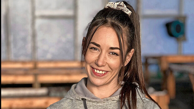 ”Minulla on hyvä kehonhallinta” Maajussille morsian -ohjelman Victoria avoimena eroottisesta tanssitaustastaan Victoria