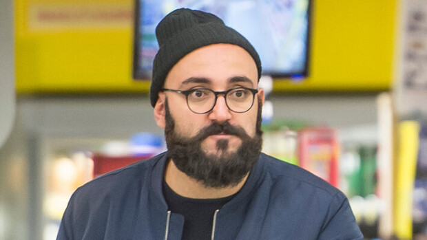 Nähdäänkö Ali Jahangiria enää ikinä stand up -lavoilla? Näin viihdekonkari vastaa ali jahingiri