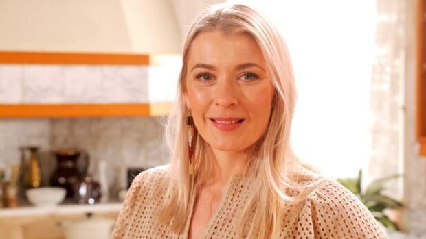 Miehet innostuivat! Salkkarit-kaunotar Monika Lindeman, 36, ”heruttaa” Tinderissä – ”Kyseltiin, olenko vihdoin ja viimein vapailla markkinoilla” Monika Lindeman.