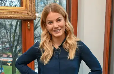 Janni Hussin raju viikon aloitus: bongi, mällitabletteja ja riekaleinen lakana - kuva!