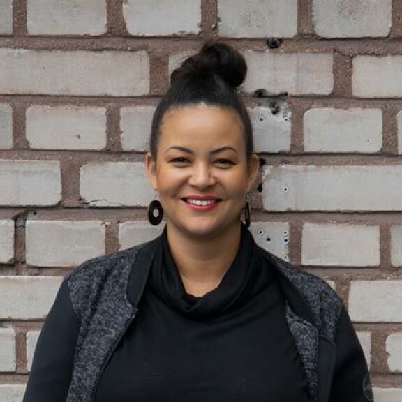 Takavuosien missi Lola tunnetaan nykyään media-alan moniosaajana. Lola Odusoga