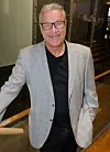 Juha Veijonen, 62, kuvattuna torstaina 21.4.2022 Helsingin Tennispalatissa.