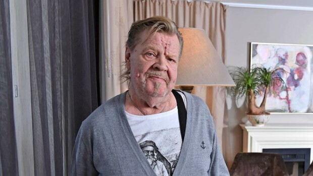 Terveyshuolien kanssa painiva Vesa-Matti Loiri palasi julkisuuteen - tervehti fanejaan hauraana: kuva Vesa-Matti Loiri