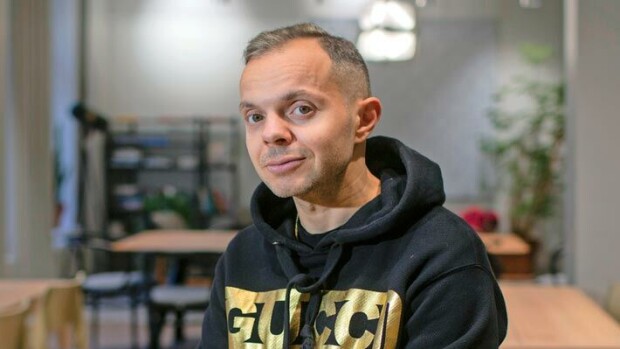Likaisella ökyautolla kurvaillut Uniikki herätti terassikansan huomion – kuva! Uniikki
