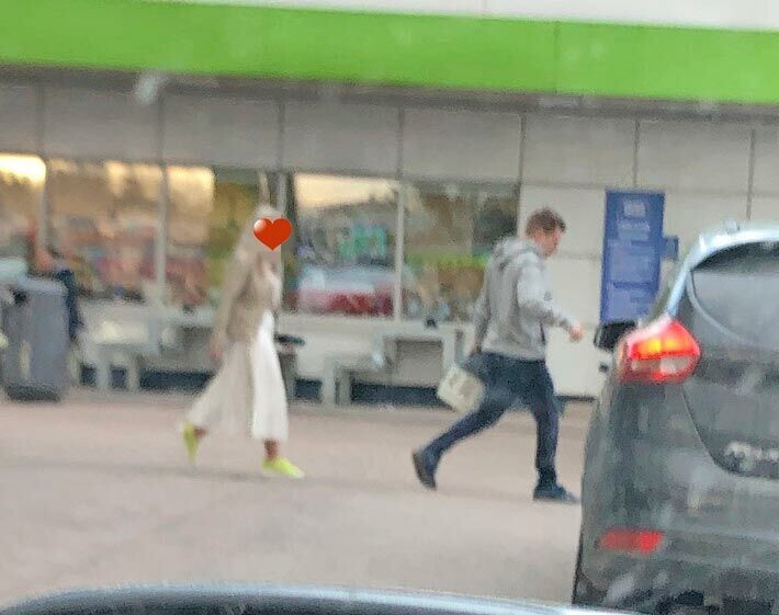 Mika Salon suhde kesti naisrallin! Ex-F1-tähti kaasupullo-ostoksilla rakkaansa kanssa – kuvat! Mika Salo