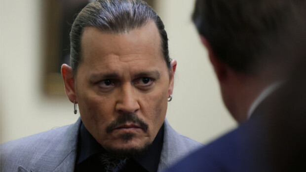 Johnny Depp oikeudenkäynnissä Amber Heardista: 'Kuin olisin deittaillut äitiäni!' Johnny Depp
