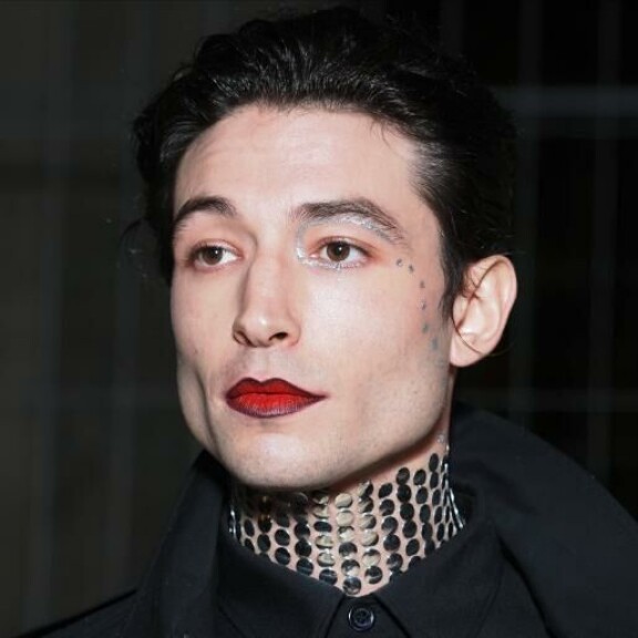 Ezra saattaa menettää elokuvadiilinsä välikohtausten vuoksi. Ezra Miller
