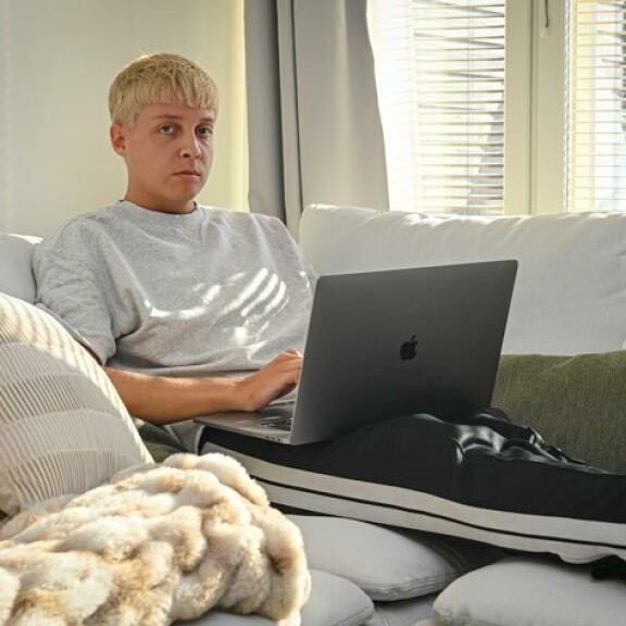 Penelope-hitillään kuuluisuuteen noussut William on nyt vapaa. Nuorella räppärillä lienee kysyntää sinkkumarkkinoilla. Penelope-hitillään kuuluisuuteen noussut William on nyt vapaa. Nuorella räppärillä lienee kysyntää sinkkumarkkinoilla.