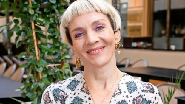 Maria Veitola julkaisi intiimin imetyskuvan kymmenen vuoden takaa Maria Veitola