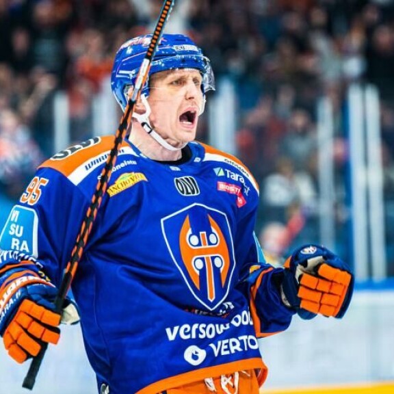 Veli-Matti Savinainen syttyy kevään peleissä. Jatkuuko ärjyntä myös Tepsiä vastaan finaaleissa? Veli-Matti Savinainen syttyy kevään peleissä. Jatkuuko ärjyntä myös Tepsiä vastaan finaaleissa?