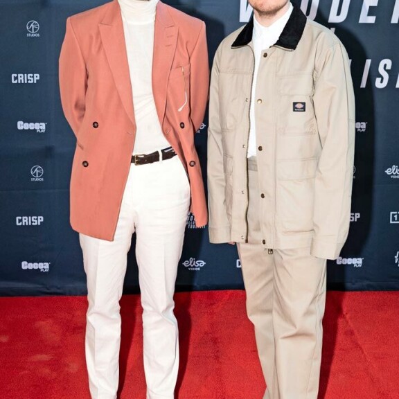 Vuodet on ollut tuulisii -elokuva houkutteli VilleGallen ja Jaren lisäksi ensi-iltaan kaikki Suomen kärkipään julkkikset. jare ja villegalle