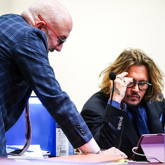 Johnny Deppin traumaattista lapsuutta käsiteltiin oikeudessa. Johnny Depp