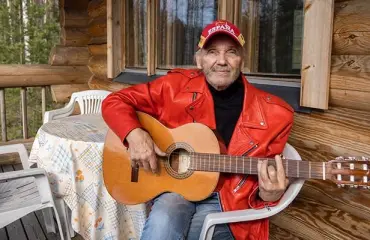 Kuolemansairas Jorma Kalevi pääsi Suomeen - joutui kutsumaan ambulanssin kotiinsa